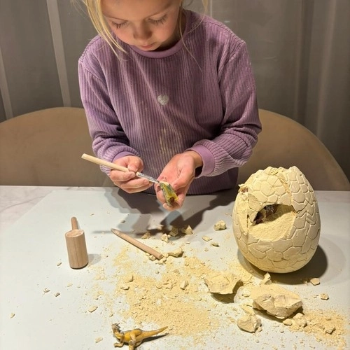 Jurajski odkrywca - jajo dinozaura