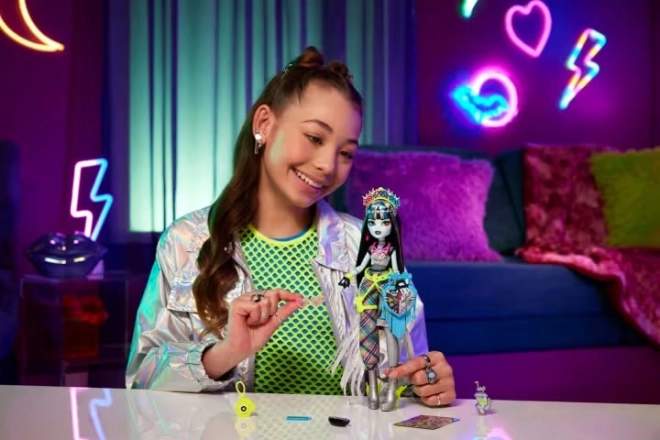 Barbie Monster fest lalka - frankie HXH79