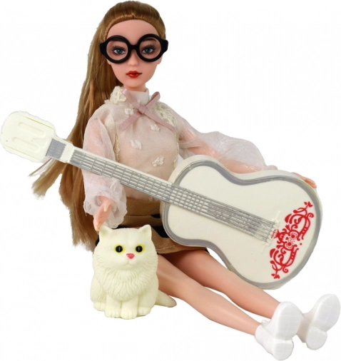 Muzyczna zabawa z białą gitarą