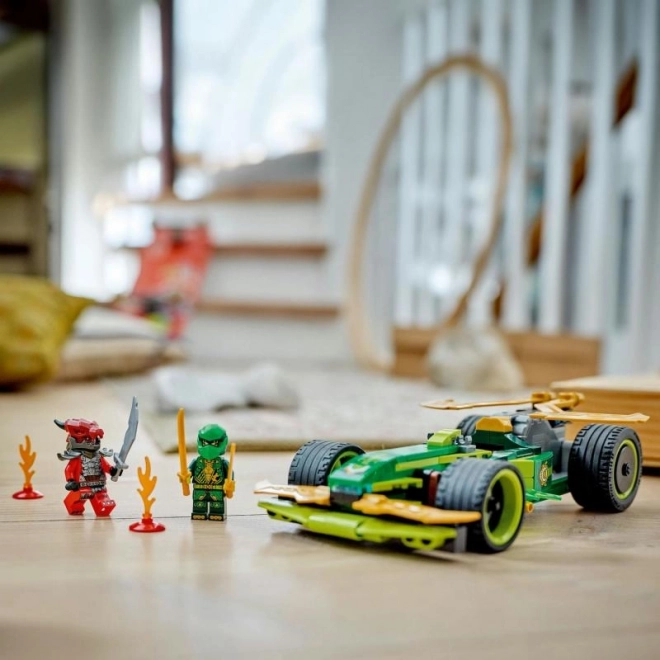 LEGO Ninjago wyścigowy samochód Lloyda z napędem na odwrotny ciąg