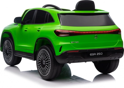Elektryczne auto Mercedes Benz EQA 250 zielone
