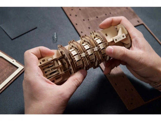 Ugears 3D drewniane mechaniczne puzzle Księga Tajemnic