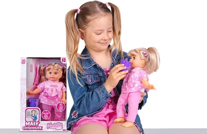 Lalka NATALIA Czyścioszka mówiąca 33 cm