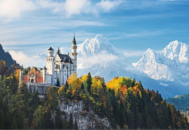 Imponujący motyw Alp Bawarskich i zamku Neuschwanstein