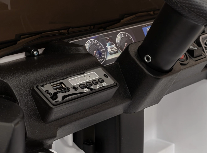 Mercedes AMG G63 dla dzieci biały + zdalne sterowanie + MP3 LED + wolny start + EVA + pasy