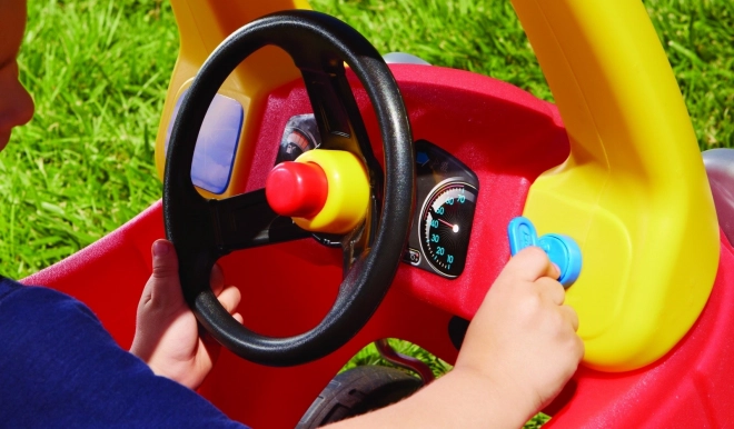 Jeździk Cozy Coupe z nowymi oczami