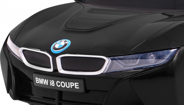 Realistyczny wygląd BMW i8 z oświetleniem LED