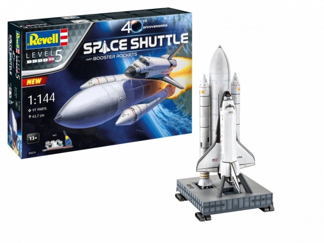Model Revell Space Shuttle z rakietami wspomagającymi