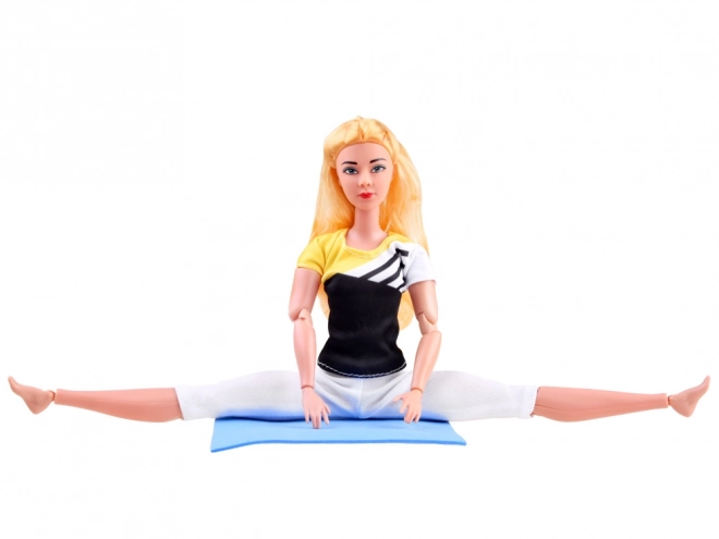 Lalka gimnastyczka ćwicząca jogę i fitness