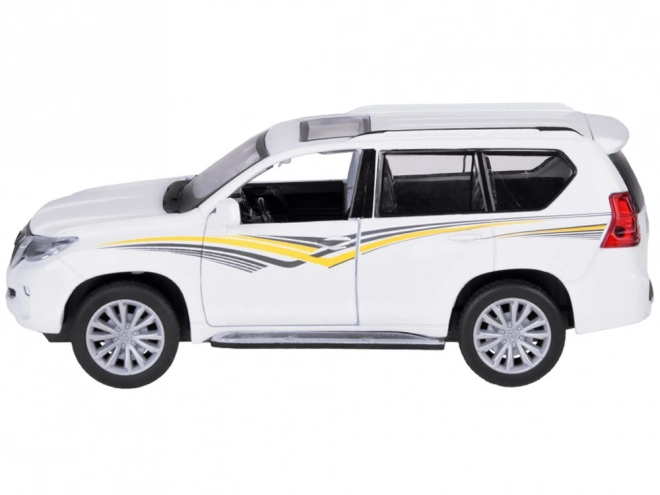 Metalowy model Toyota Land Cruiser Prado z efektami