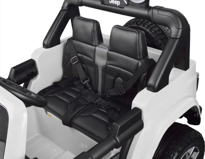 Bezpieczny start i pięciopunktowe pasy