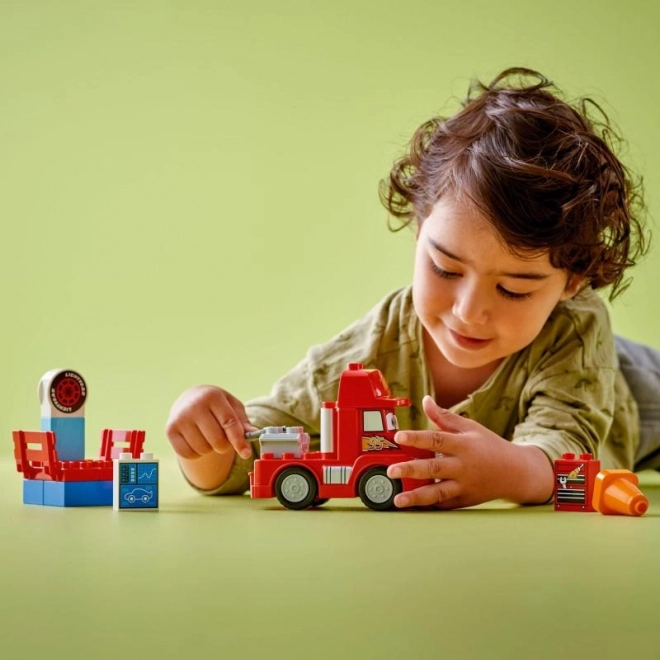 LEGO DUPLO Disney Cars Maniek na wyścigach