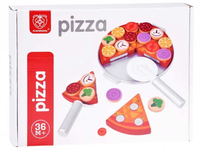 Drewniana pizza do krojenia z dodatkami