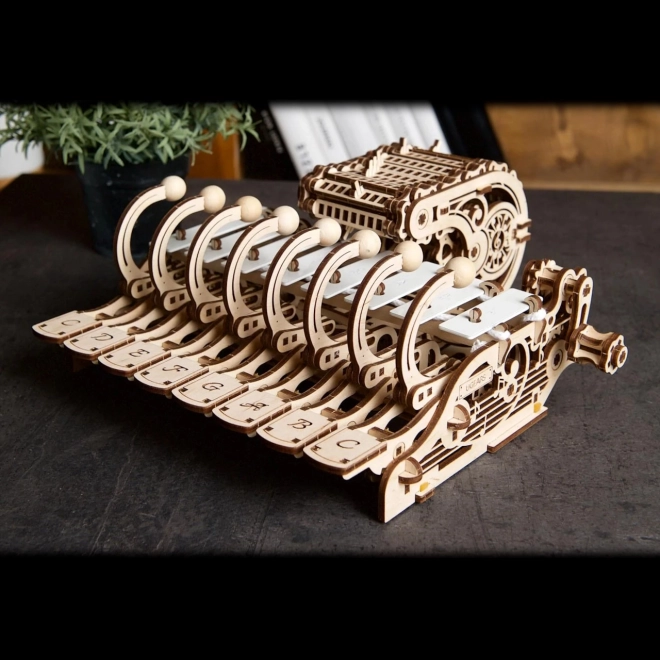 Ugears drewniany mechaniczny model instrumentu muzycznego Celesta