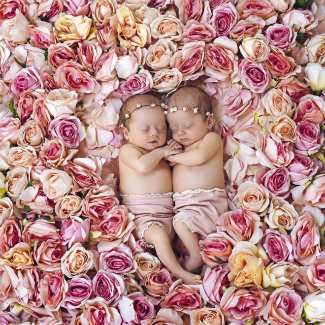 Kalendarz notatkowy Babies – Věra Zlevorová 2025, 30 × 30 cm