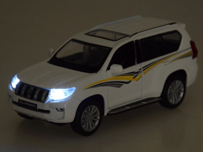 Metalowy model Toyota Land Cruiser Prado z efektami