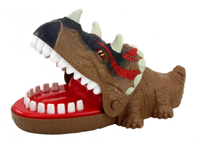 Gryzący dinozaur triceratops