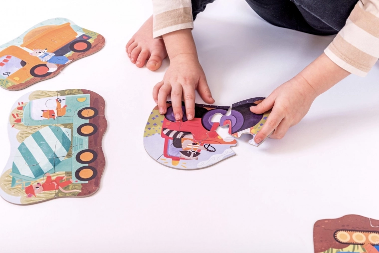 Nauka przez zabawę: motoryka i logika