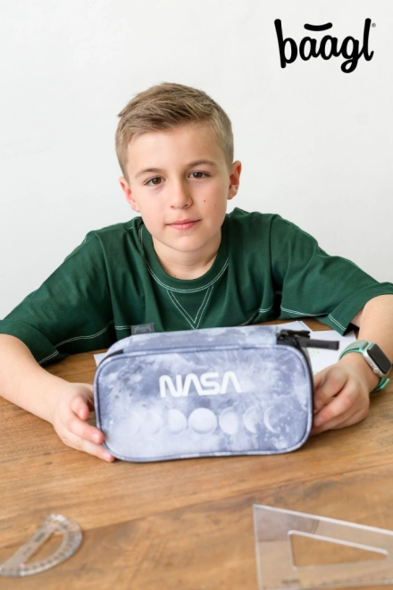 szkolny piórnik BAAGL NASA Grey z materiału z recyklingu