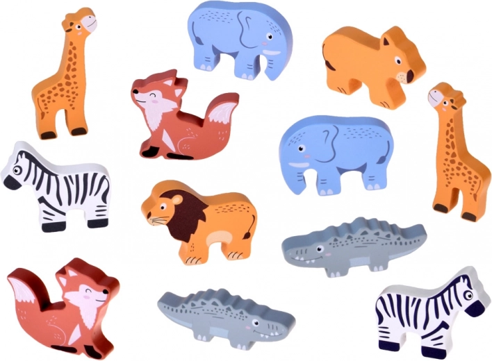 Bogaty zestaw drewnianych figurek