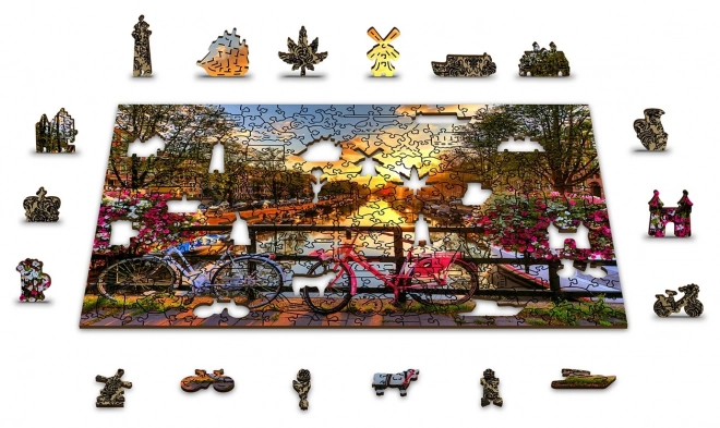 Drewniane puzzle rowery w Amsterdamie