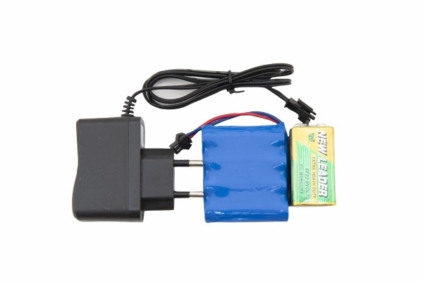 Czołg RC plastikowy 27cm 27MHz na baterie + pakiet ładowalny z dźwiękiem w pudełku 37x17x19cm