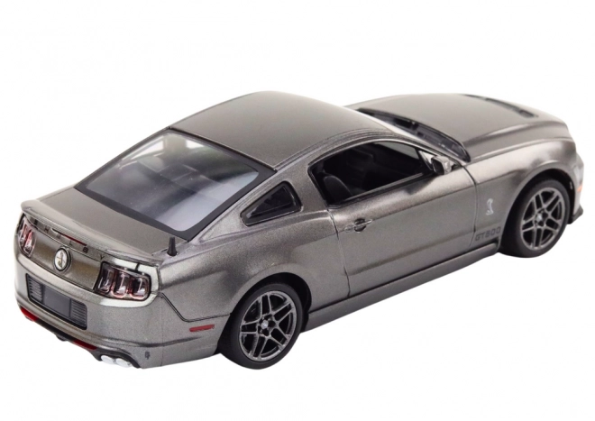 Ford Shelby GT500 w skali 1:24 Napęd Srebrny