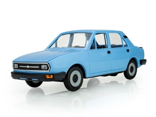 Auto Škoda 120 plastik 21cm w pudełku 22x10x8cm