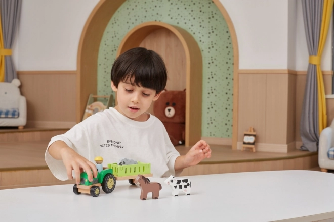 Drewniany traktor ze zwierzątkami