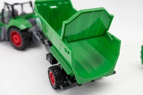 Zabawny RC traktor z przyczepą