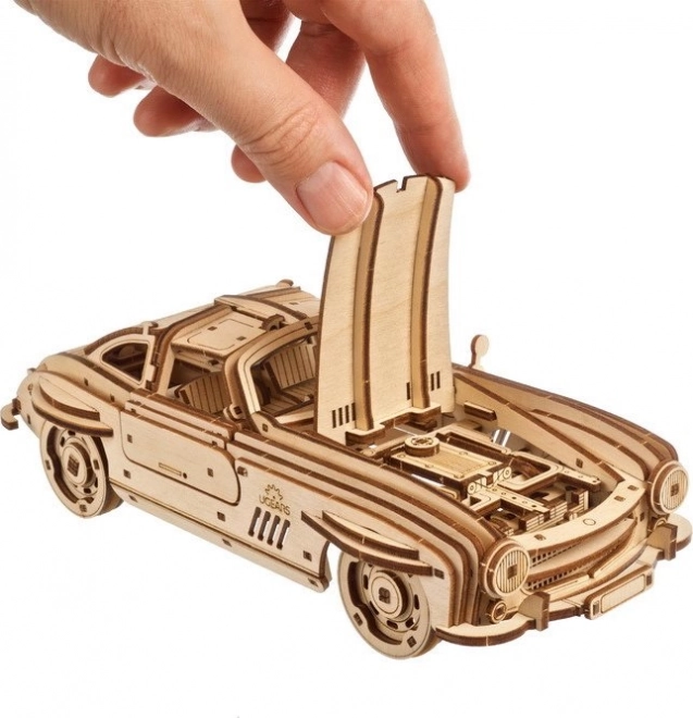 Ugears 3D drewniane mechaniczne puzzle Auto Winged Sports Coupe