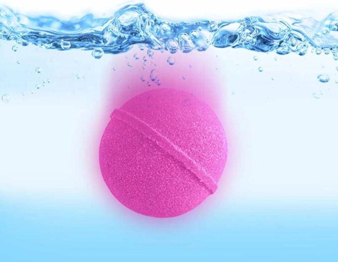 Musujący efekt i słodki zapach gumy balonowej