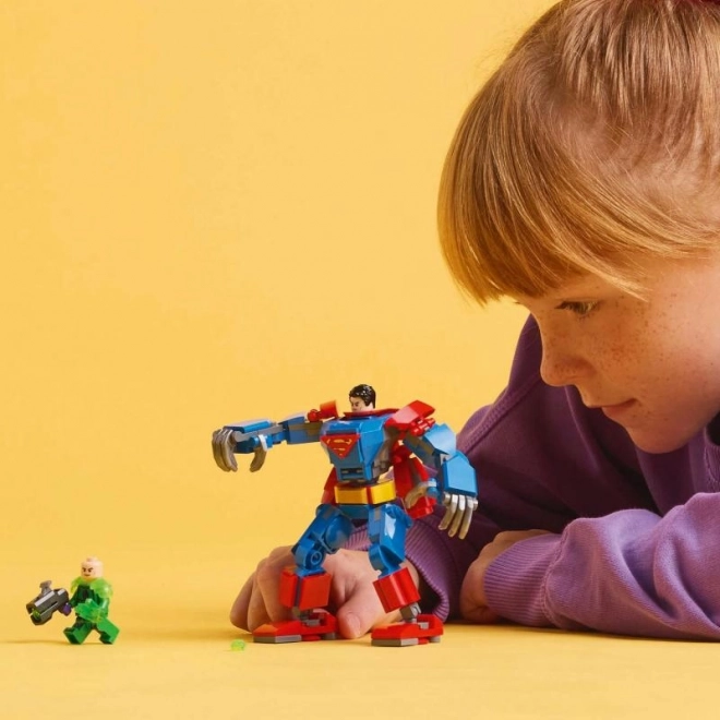 Mech Supermana przeciwko Lex Luthorowi