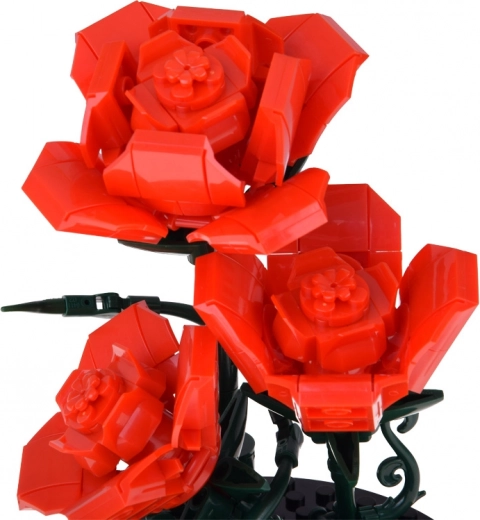 Detaliczny kwiat o realistycznych kształtach