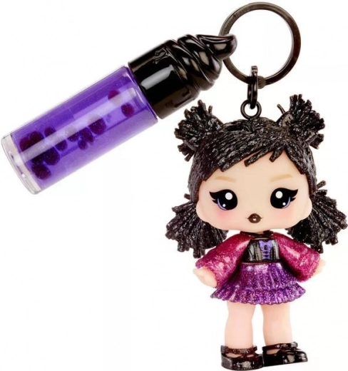 Lalka i błyszczyk zawsze pod ręką