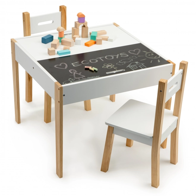 ECOTOYS Drewniany stolik dziecięcy z tablicą i dwoma krzesełkami
