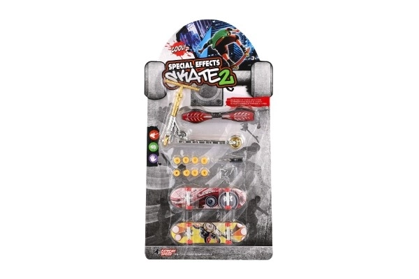 Zestaw deskorolka śrubowa, hulajnoga palcowa, waveboard plastikowy z dodatkami mix rodzajów na karcie 16x30cm
