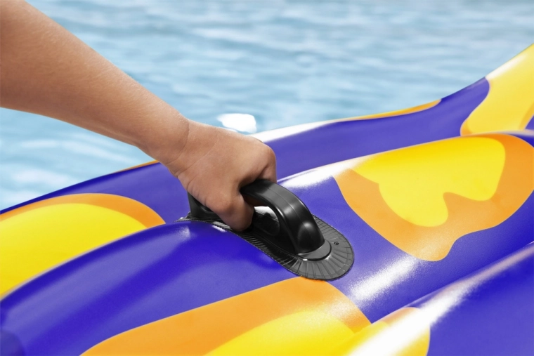 Wytrzymały materiał i podwójne komory