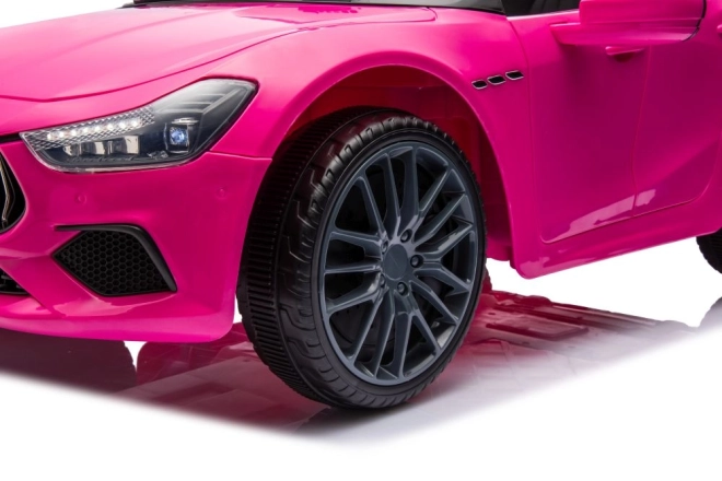 Auto elektryczne Maserati Ghibli różowe