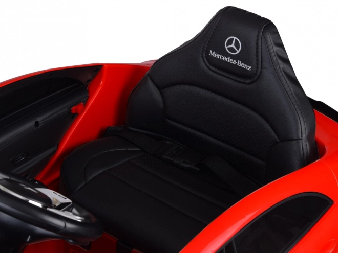 Dziecięcy samochód elektryczny Mercedes AMG CLA 45s z efektem bujania – Czerwony