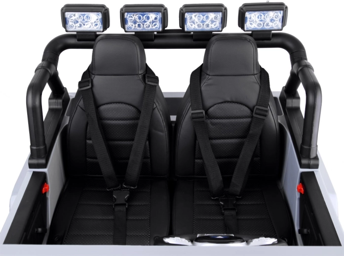 Realistyczne oświetlenie LED i wnętrze