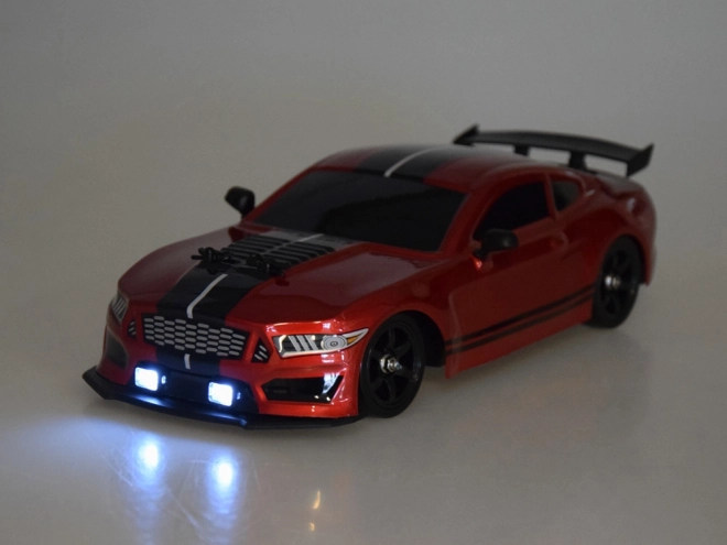Zabawne auto na zdalne sterowanie z driftującym dymem i oświetleniem LED