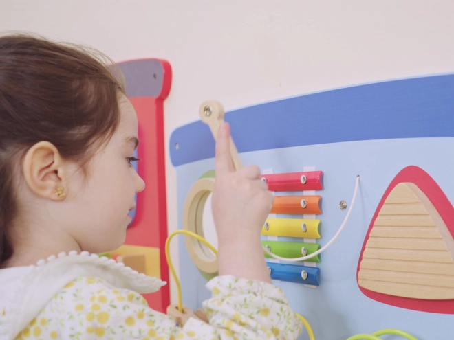 Drewniana ścienna tablica manipulacyjna w kształcie pociągu VIGA
