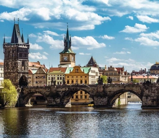 Czeska kolekcja: Praga – widok na Most Karola, puzzle 1000 elementów RAVENSBURGER