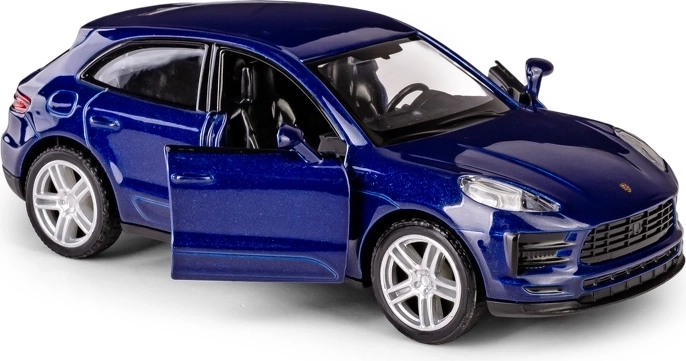 Otwierane drzwi i szczegółowe wnętrze