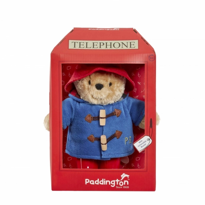 Pluszowy miś Paddington w budce telefonicznej