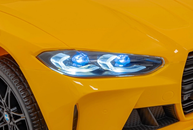 BMW M4 Pojazd Biały – Żółte