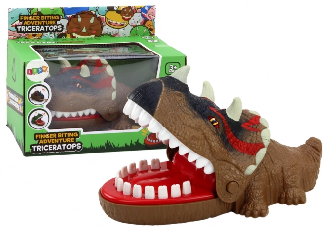 Gryzący dinozaur triceratops