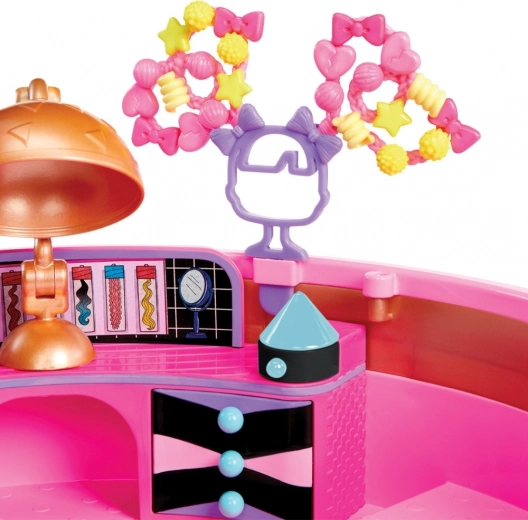 Akcesoria do stylizacji i realistyczne elementy