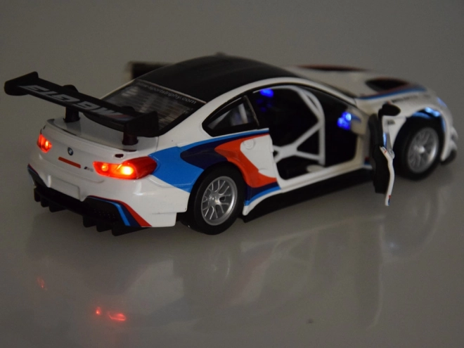 Metalowy model sportowego samochodu BMW M6 GT3